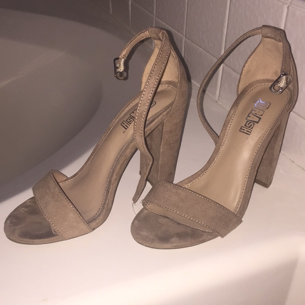 Nude/ Taupe chunky heels